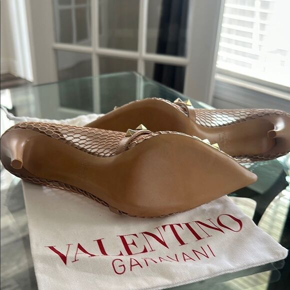 Valentino Garavani Women's Tan Studded Heels - Picture 8 of 11